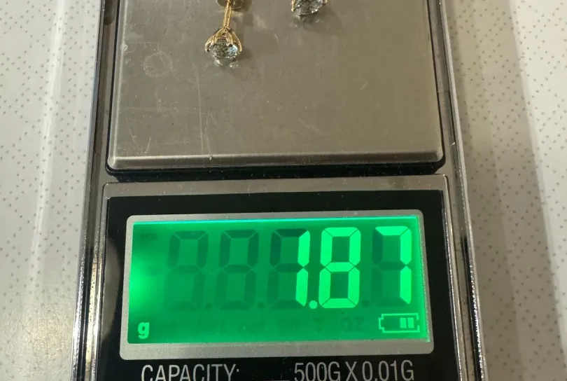 Luxuriöse Gold 585 Ohrstecker mit London Blue Topa, Switzerland, Schaffhausen