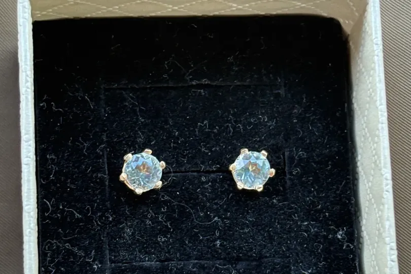 Luxuriöse Gold 585 Ohrstecker mit London Blue Topa, Switzerland, Schaffhausen