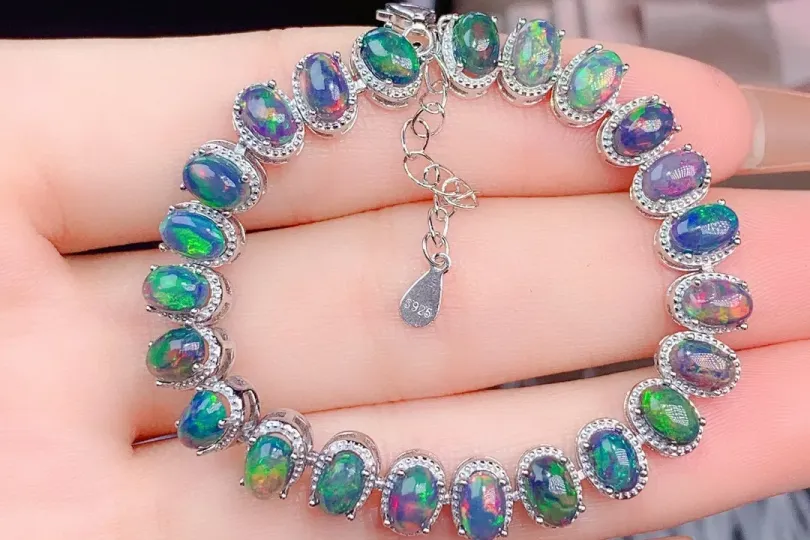 Natürliche Bunte Schwarz Opal Armband Weibliche Kr, Switzerland, Schaffhausen