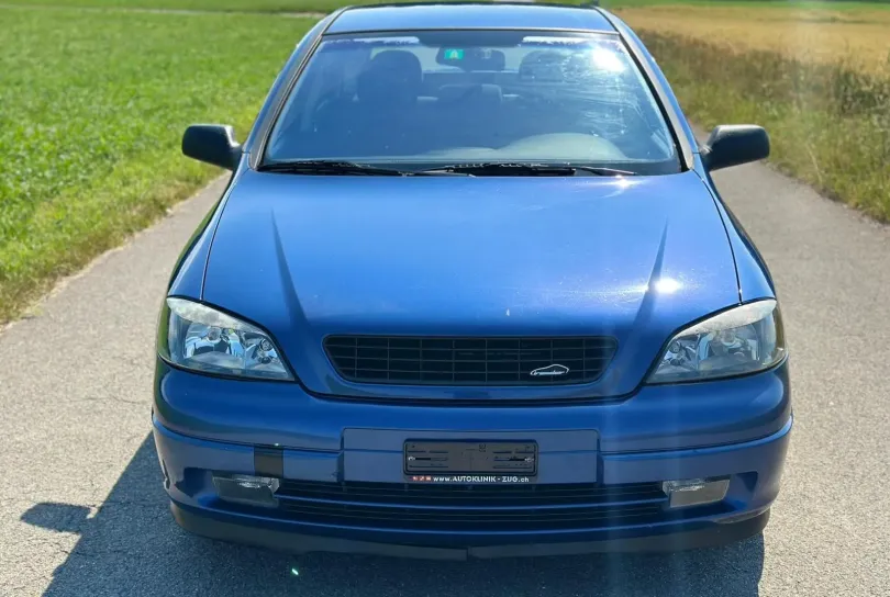 OPEL Astra 2.2i 16V Edition 2000, Used, Switzerland, Hunenberg