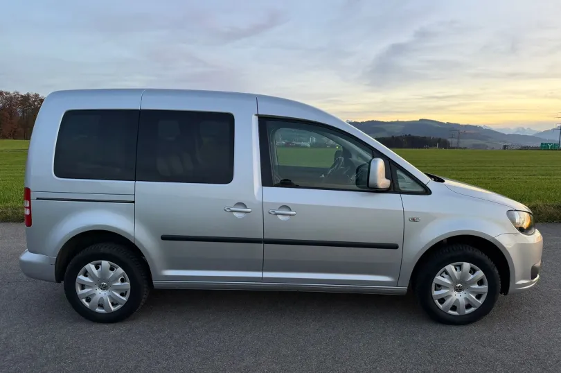 VW Caddy 1.6 TDI Blue Motion Technology Trendline, Usato, Svizzera, Hunenberg