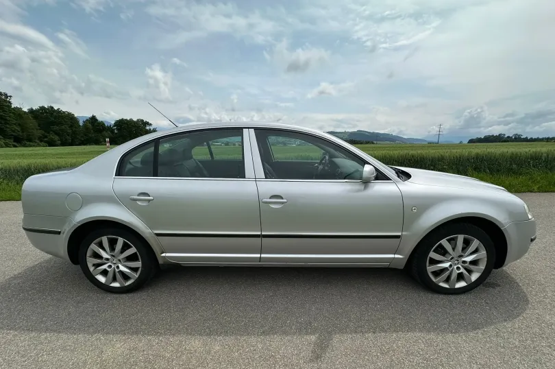 SKODA Superb 2.8 V6 Elegance, Usato, Svizzera, Hunenberg