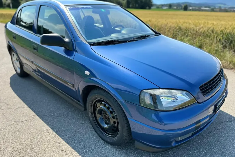 OPEL Astra 2.2i 16V Edition 2000, Usato, Svizzera, Hunenberg
