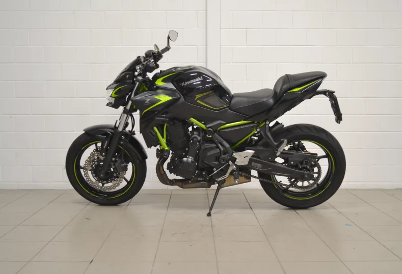 Kawasaki Z650 35kw, Usato, Svizzera, Camorino