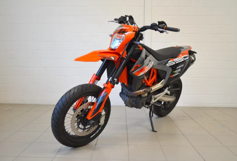 KTM 690 SMC R Supermoto, Used, Switzerland, Camorino