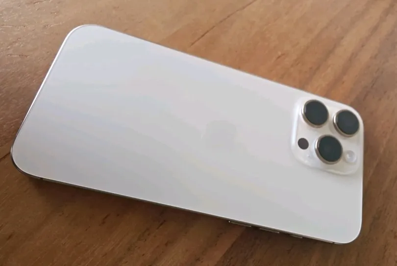 Apple iPhone 16 Pro Max - 256 GB - Desert Titanium, Svizzera, Lugano