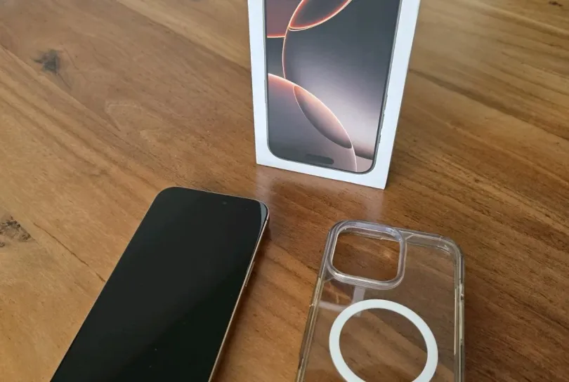 Apple iPhone 16 Pro Max - 256 GB - Desert Titanium, Svizzera, Lugano