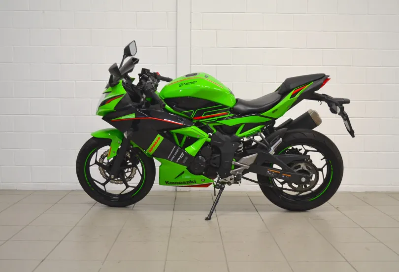 KAWASAKI Ninja 125, Usato, Svizzera, Camorino