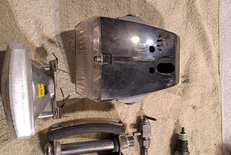 Pezzi Ciao 2 serire, Suisse, Riva San Vitale