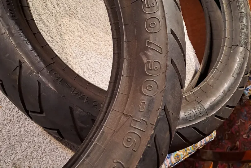 2 pneumatici Micheli 90-90 16, Nuovo, Svizzera, Riva San Vitale