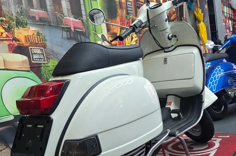 Vespa P125E, Usagé, Suisse, Bellinzona