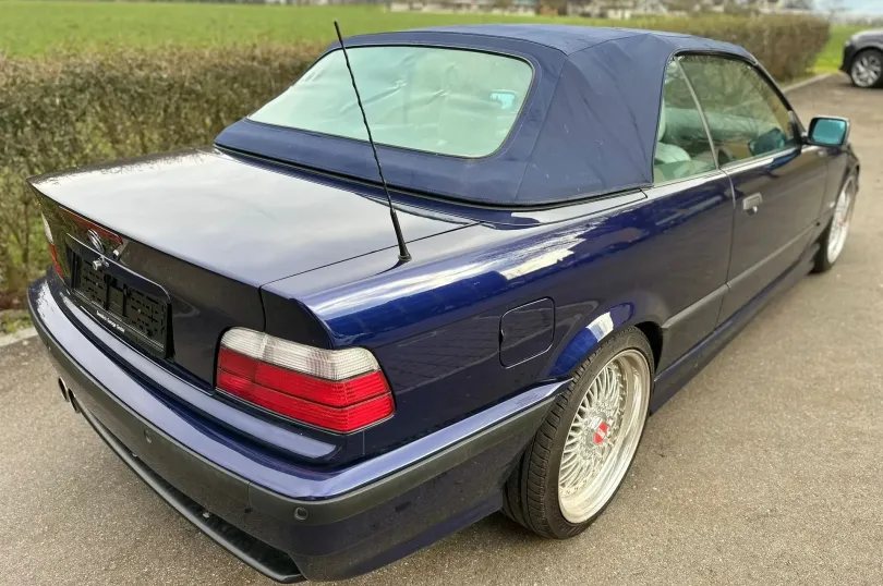 BMW 320i Cabrio Sport, Used, Switzerland, Hunenberg