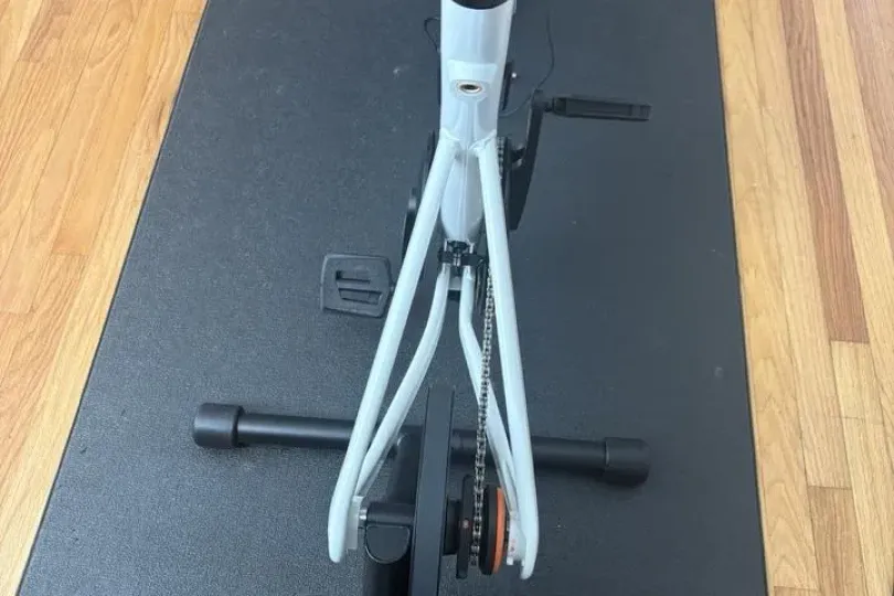 Pack home trainer connecté Zwift Ride + Wahoo Kick, Svizzera