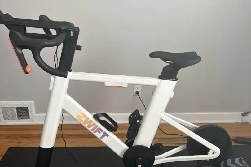 Pack home trainer connecté Zwift Ride + Wahoo Kick, Svizzera