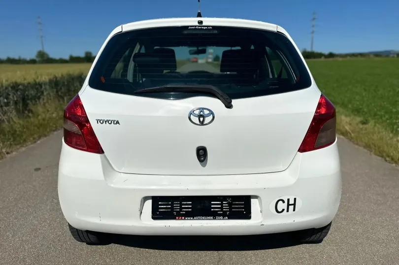 TOYOTA Yaris 1.3 Linea Luna, Usagé, Suisse, Hunenberg