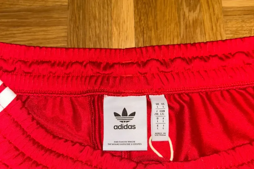 Adidas Trainingshose rot (Grösse L) cooler Look, Svizzera, Bulach