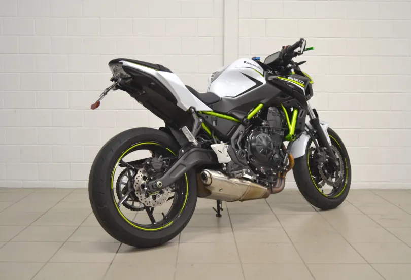 Kawasaki Z 650 - Possibile a 35kW, Usato, Svizzera, Camorino