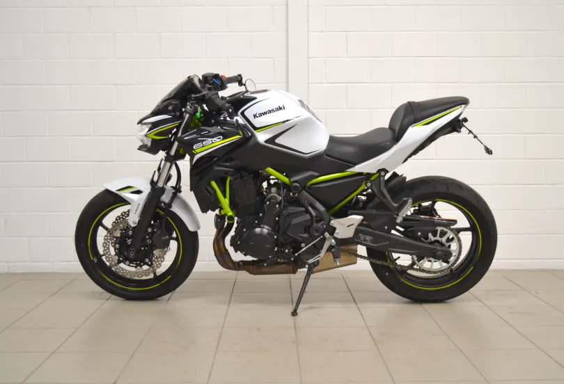Kawasaki Z 650 - Possibile a 35kW, Usato, Svizzera, Camorino